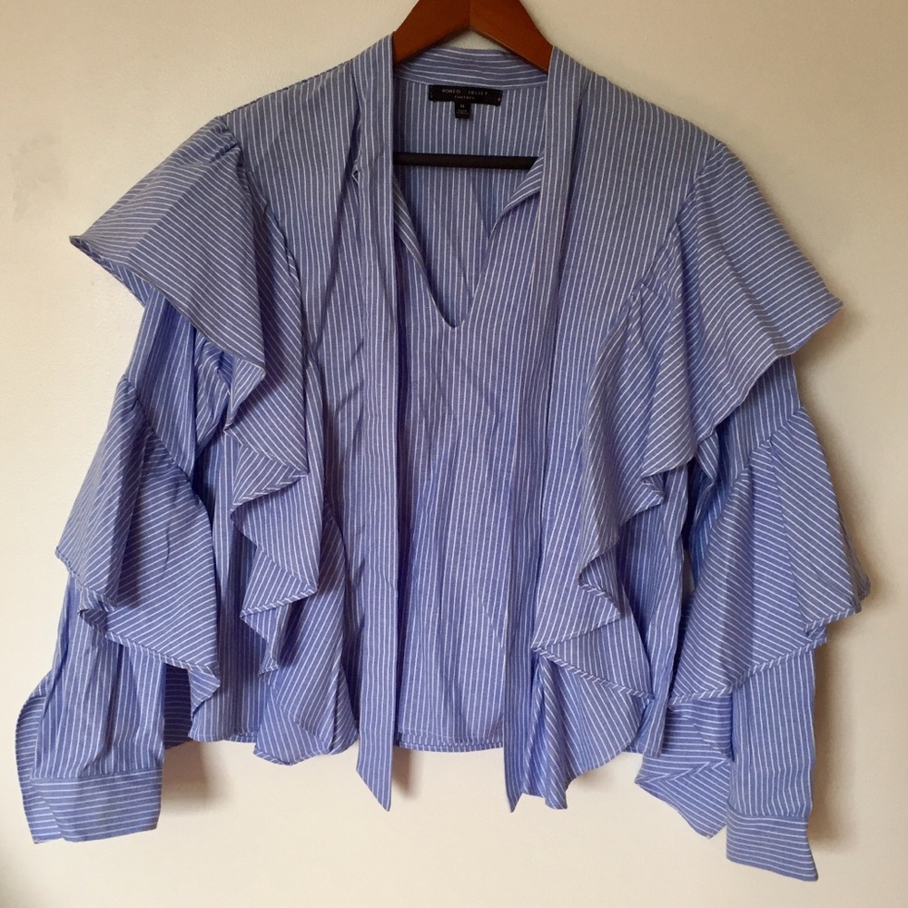 ROMEO + JULIET dressy top